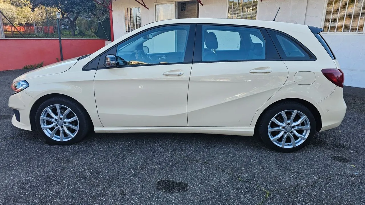 Mercedes-Benz B 200 2017 photo 5