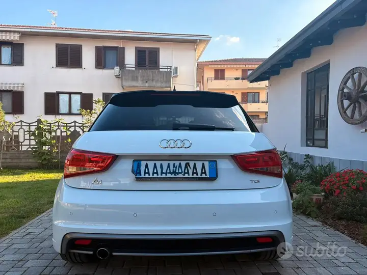 Audi A1 2015 photo 4