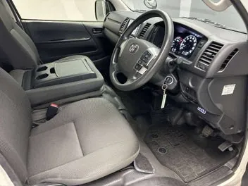 Toyota Hiace 2020 photo 4