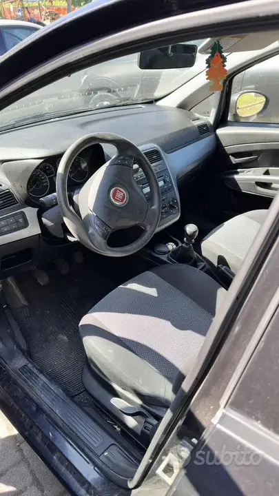 Fiat Punto 2011 photo 5