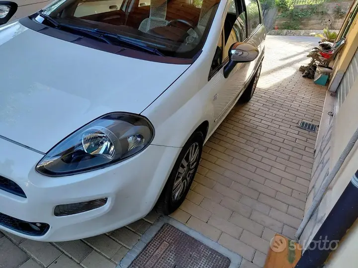 Fiat Punto 2013 photo 2