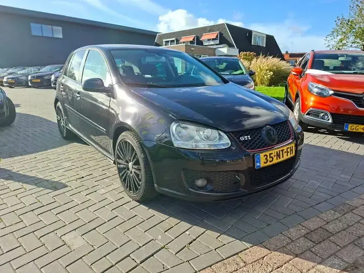 Volkswagen Golf 2004 photo 2