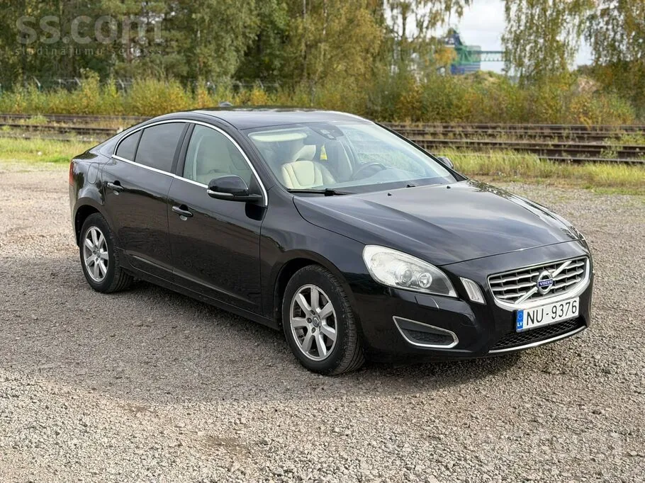 Volvo S60 2011 photo 2