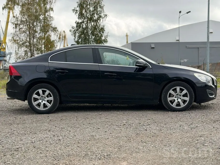 Volvo S60 2011 photo 3