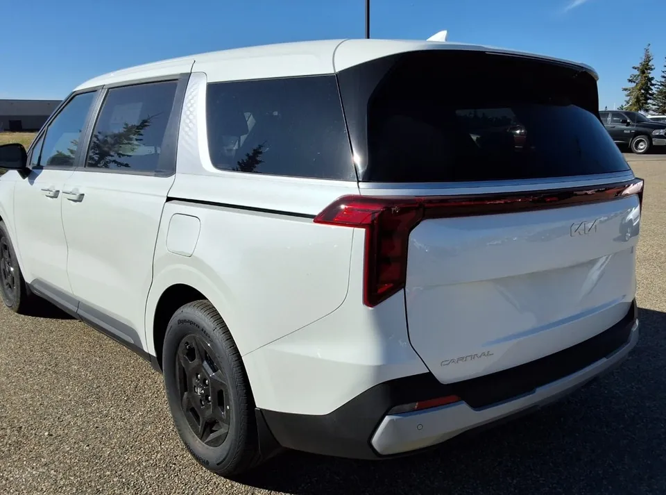 Kia Carnival 2027 photo 5