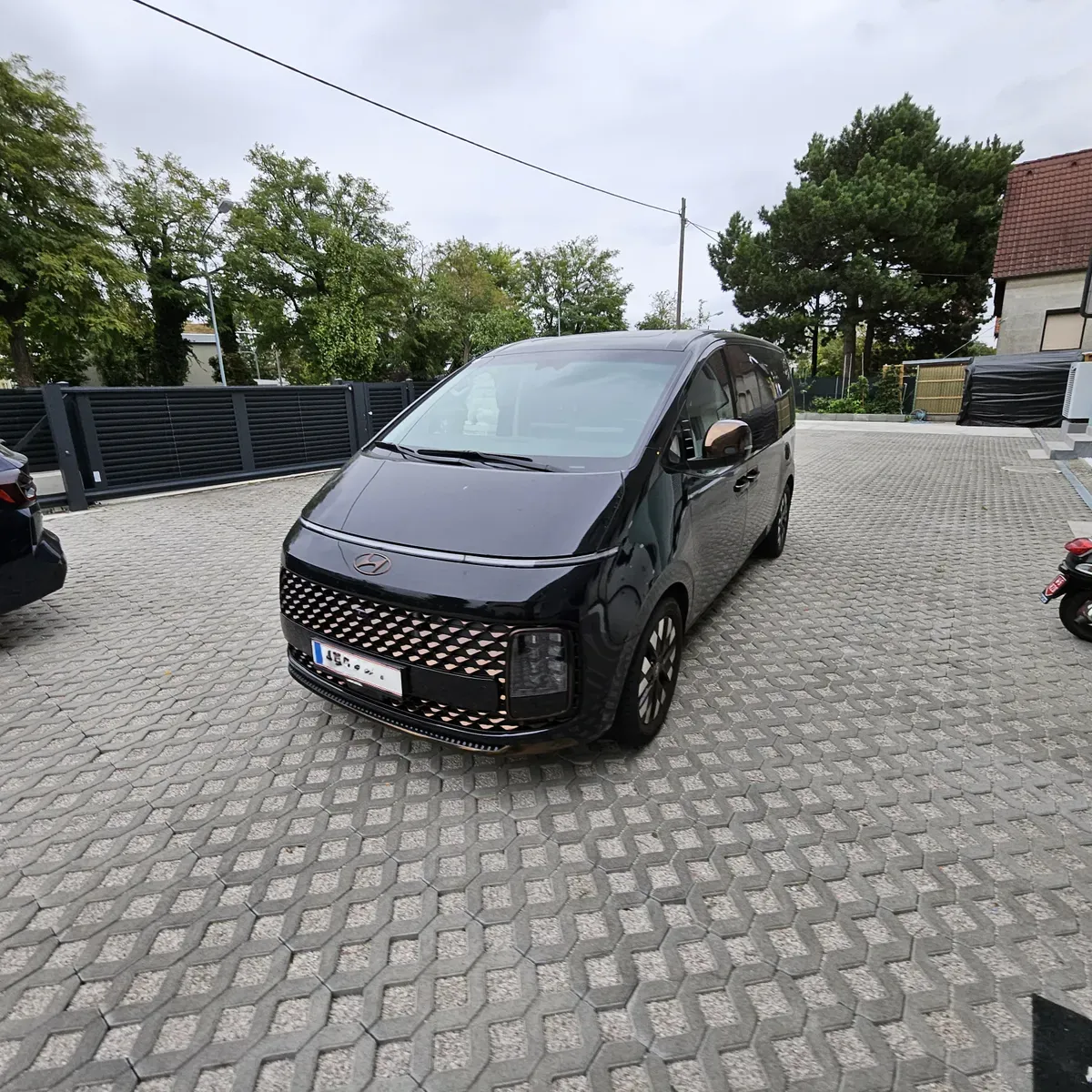 Hyundai Staria 2022 photo 2