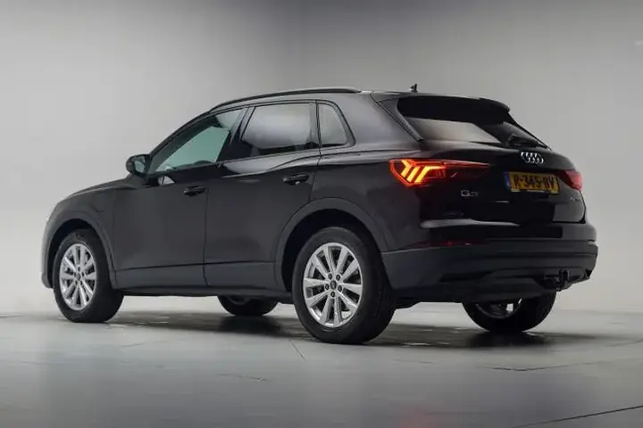 Audi Q3 2022 photo 3