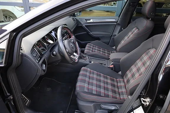 Volkswagen Golf Vii 2017 photo 2
