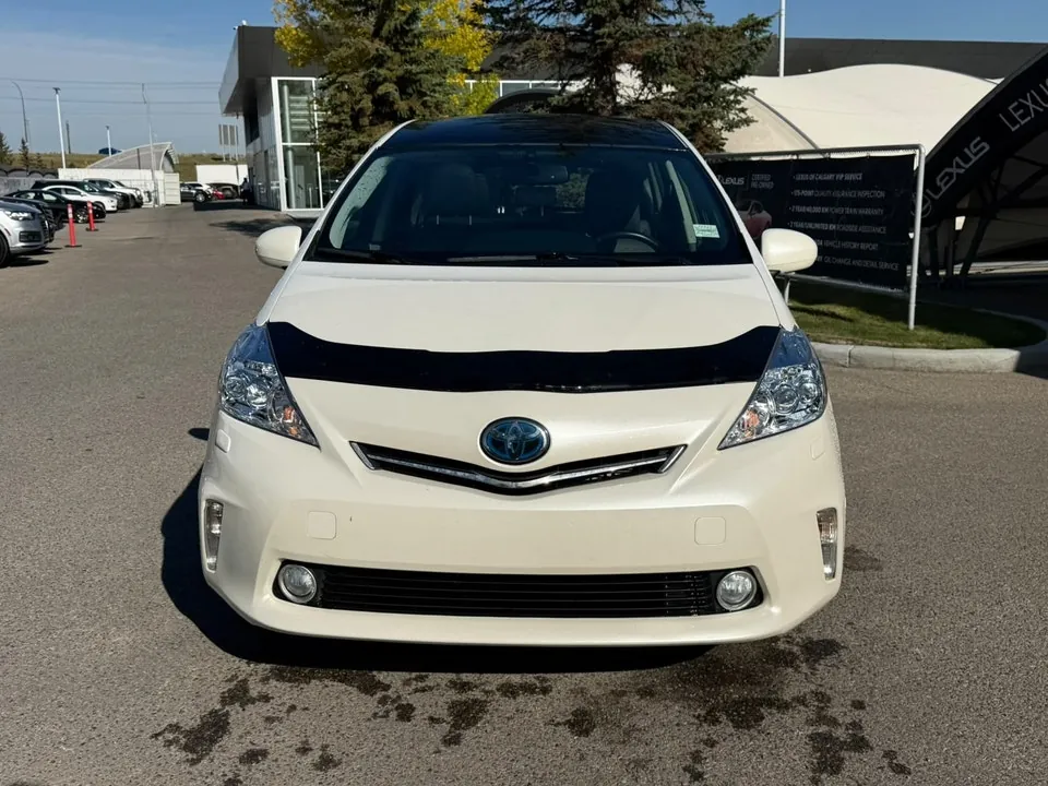 Toyota Prius V 2012 photo 4