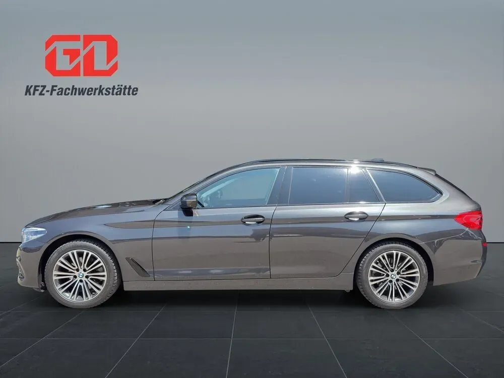 BMW 5 Series 2018 photo 2
