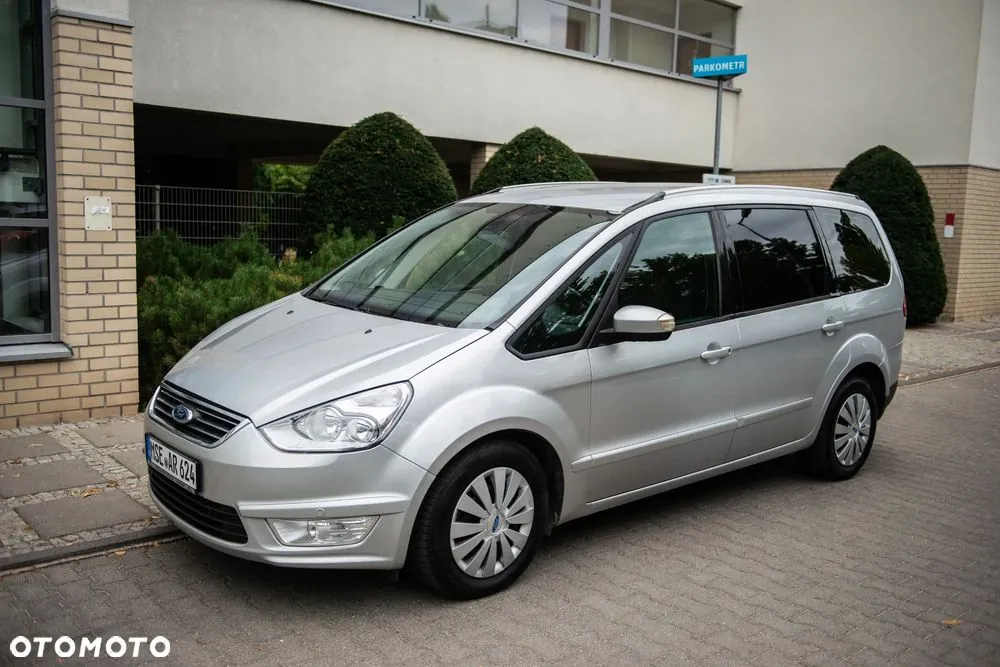 Ford Galaxy 2010 photo 2