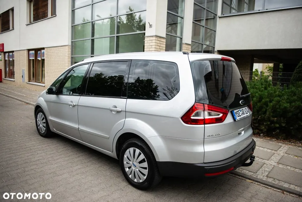 Ford Galaxy 2010 photo 4