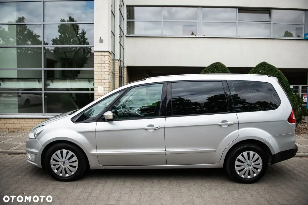 Ford Galaxy 2010 photo 3
