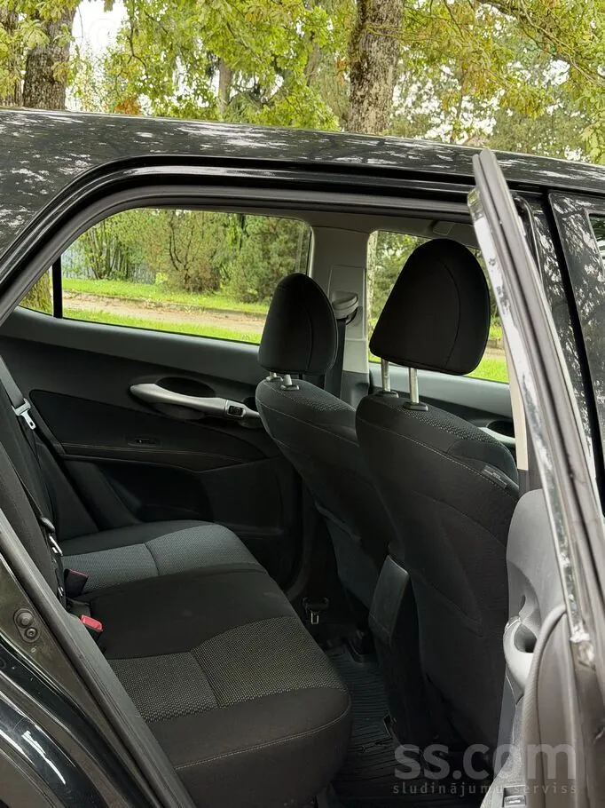 Toyota Auris 2010 photo 4