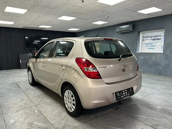 Hyundai I20 2011 photo 3