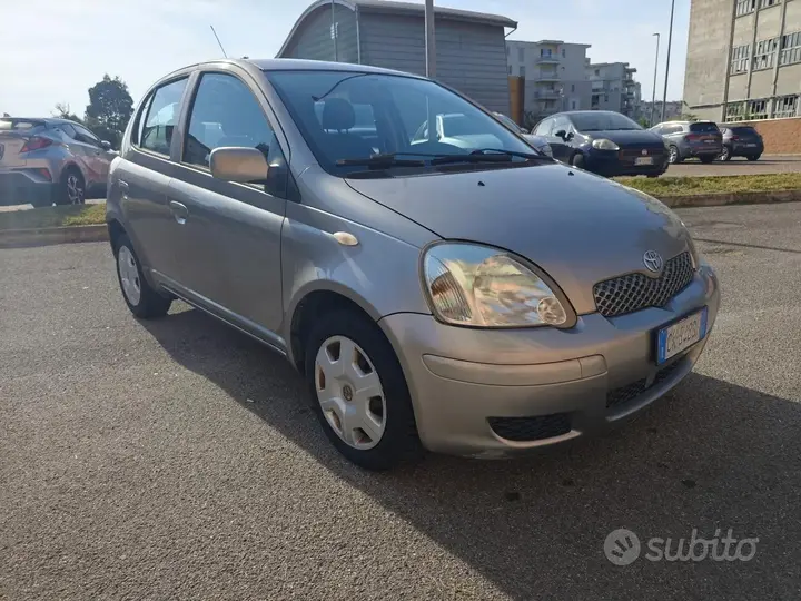 Toyota Yaris 2003 photo 3