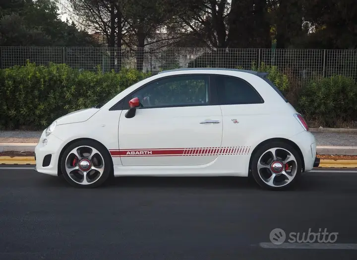 Abarth 500 C 2010 photo 3