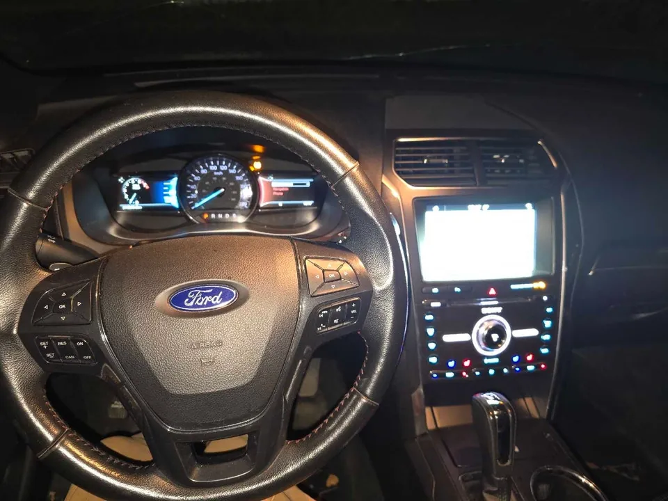 Ford Explorer 2017 photo 4
