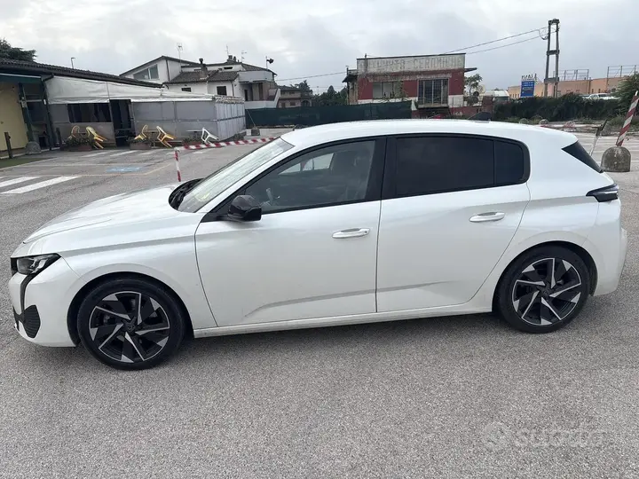 Peugeot 308 2022 photo 3