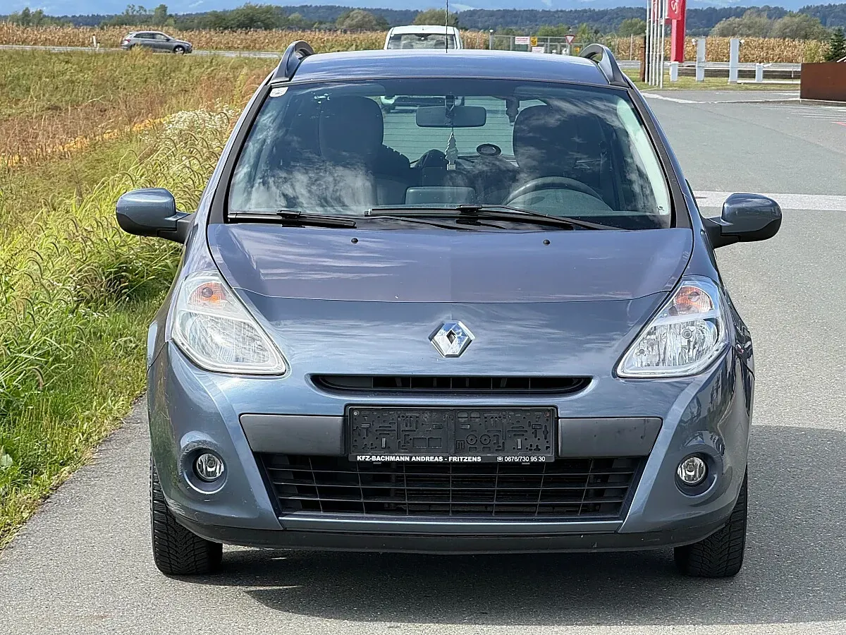 Renault Clio 2010 photo 2