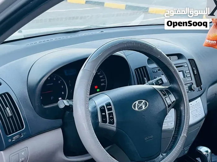 Hyundai Avante 2010 photo 2