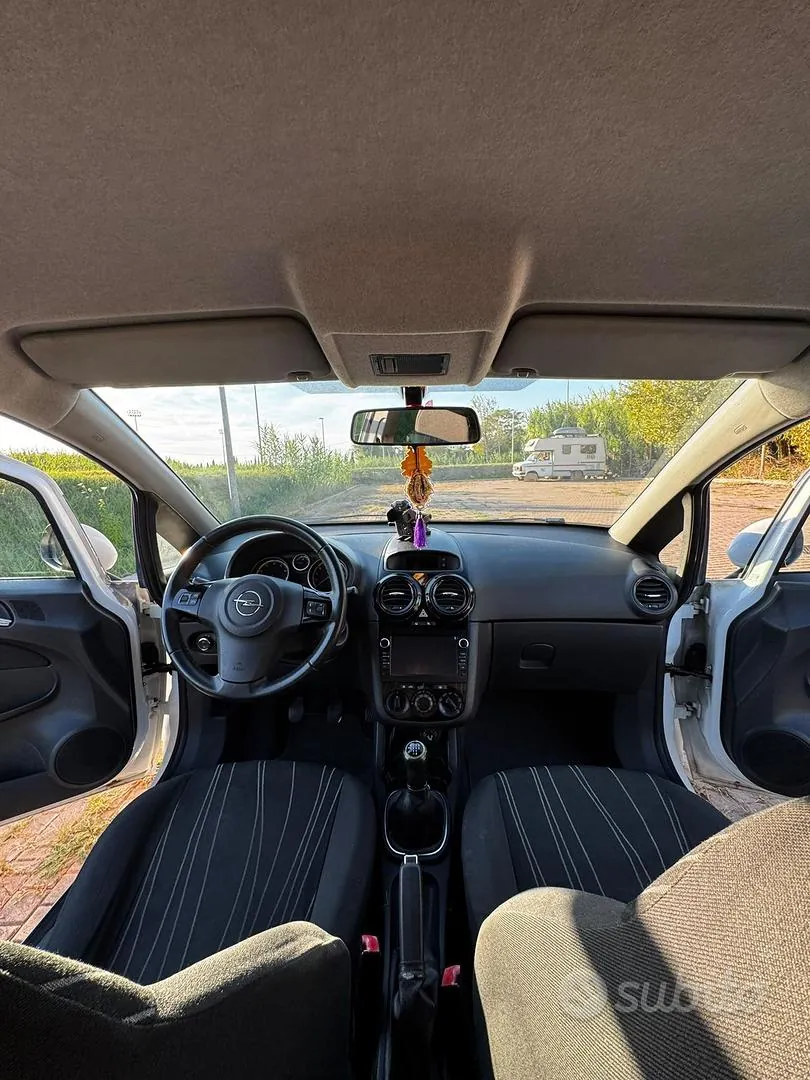 Opel Corsa 2010 photo 4