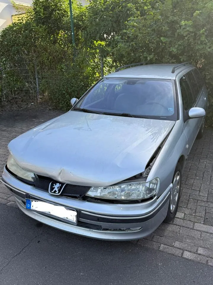 Peugeot 406