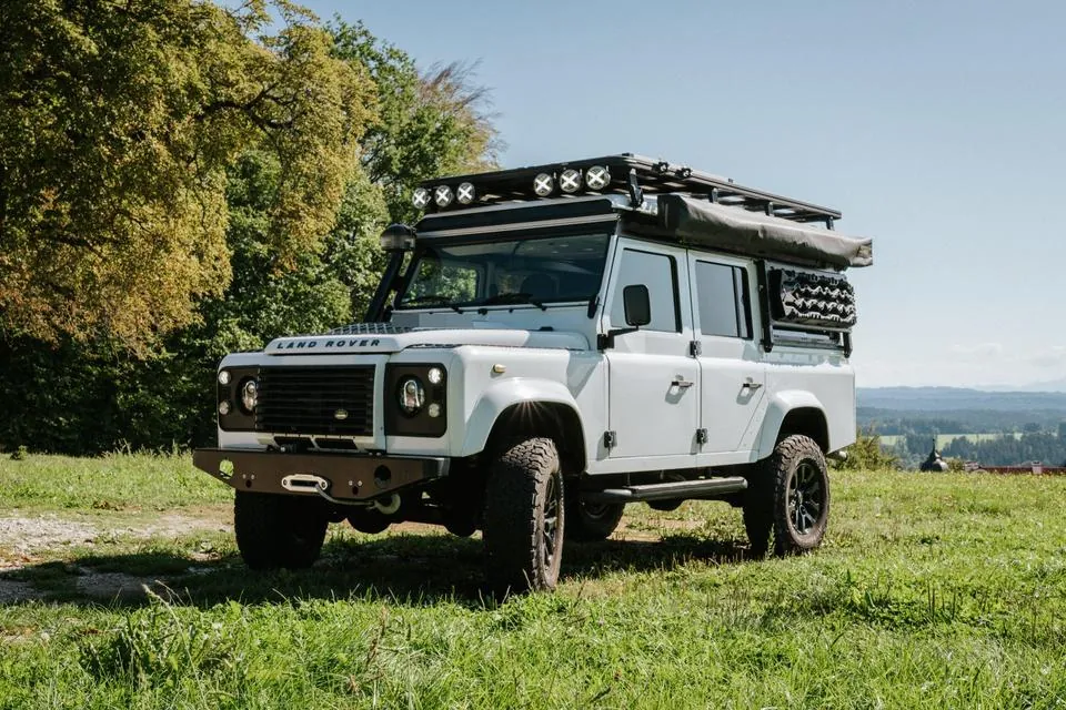 Land Rover Defender 110