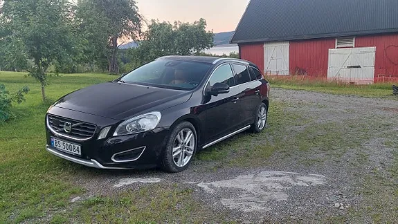 Volvo V60 2013 photo 2