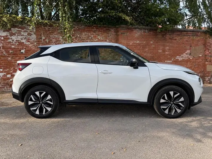 Nissan Juke 2022 photo 2