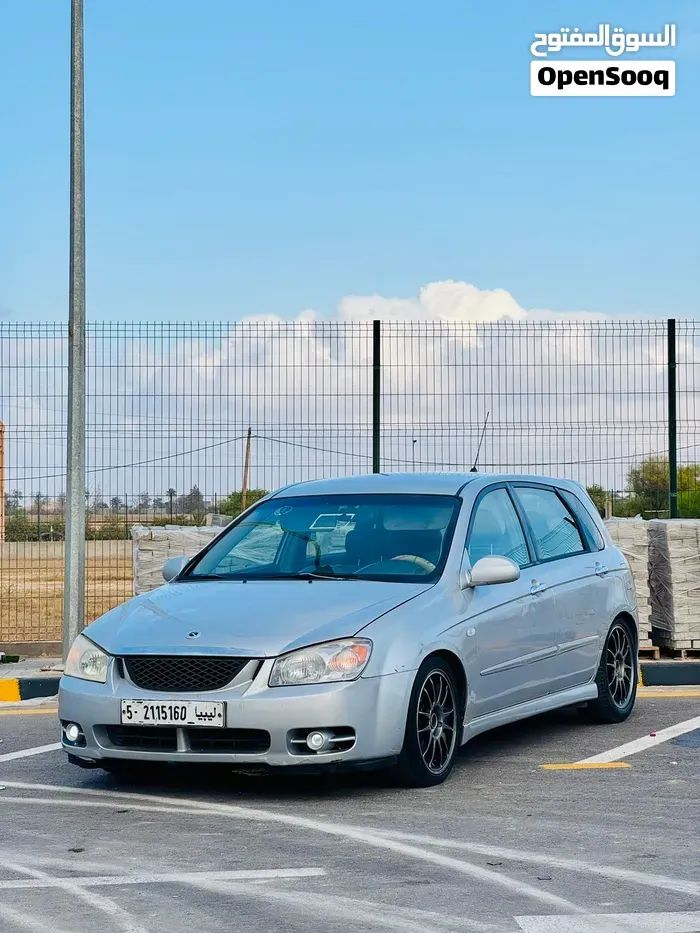Kia K5 2007 photo 2