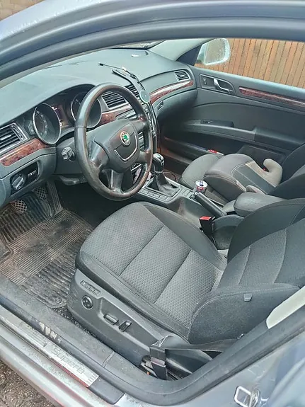Skoda Superb 2012 photo 3