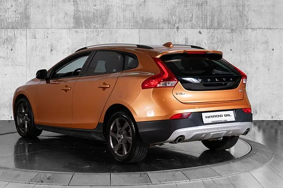 Volvo V40 Cross Country 2013 photo 5