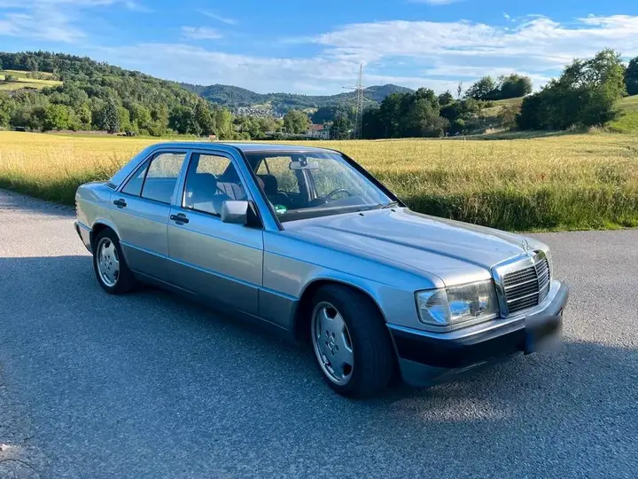 Mercedes-Benz 190E