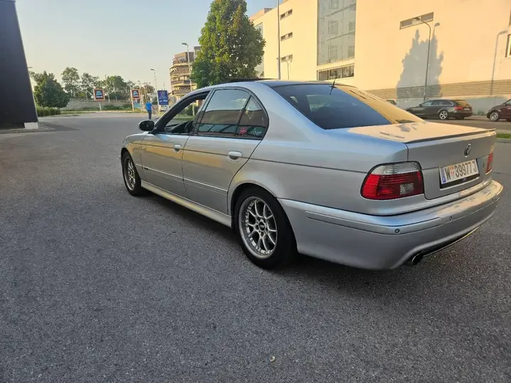 BMW 5 Series 2000 photo 2