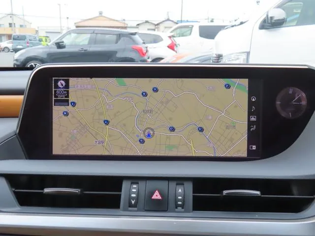 Lexus Es300H 2019 photo 4