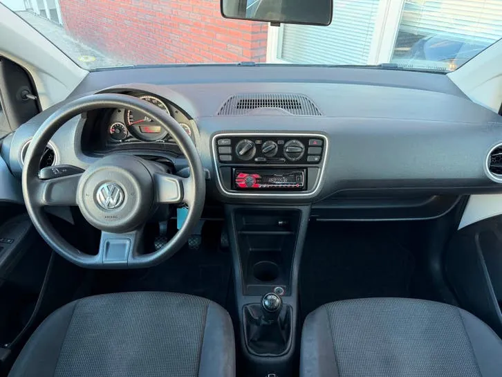 Volkswagen Up 2013 photo 3