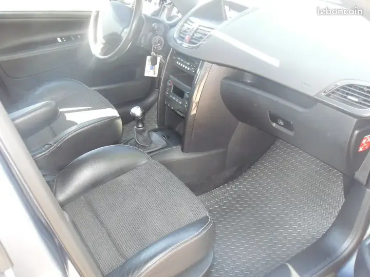Peugeot 207 2007 photo 3