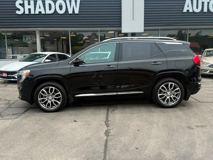 GMC Terrain 2022 photo 2
