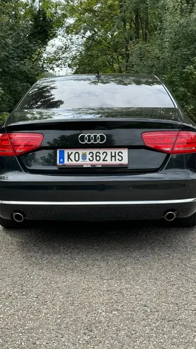 Audi A8 2011 photo 3
