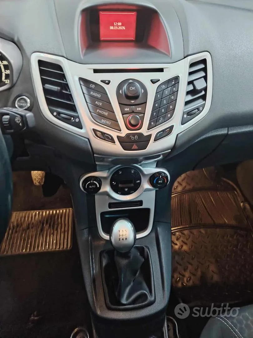 Ford Fiesta 2010 photo 5