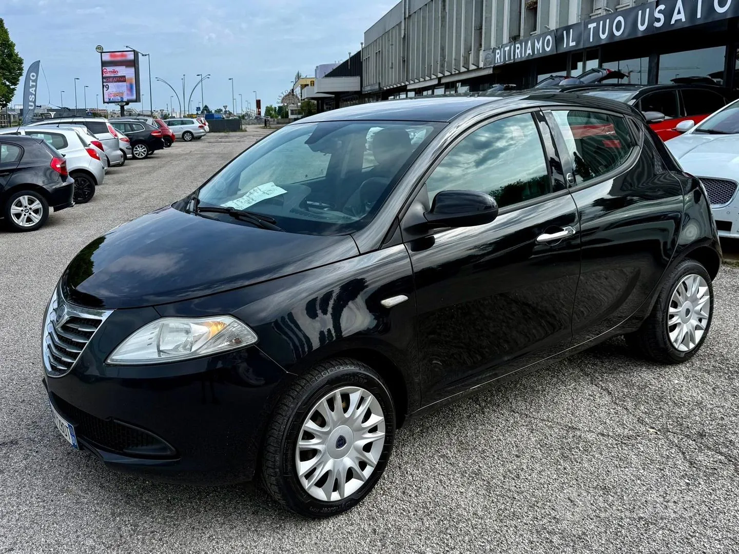 Lancia Ypsilon