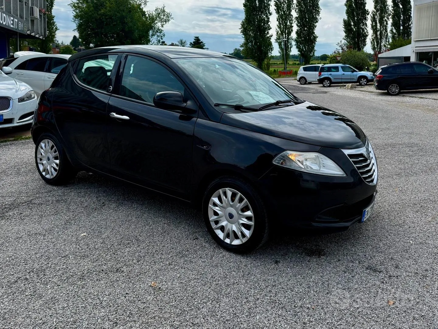 Lancia Ypsilon 2012 photo 2