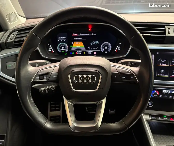 Audi Q3 2021 photo 4