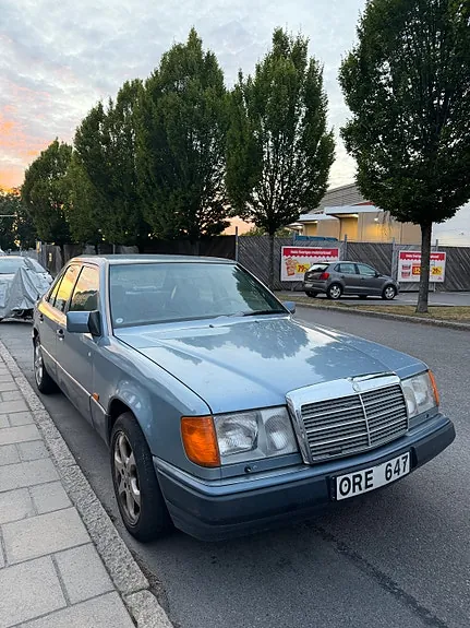 Mercedes-Benz 230