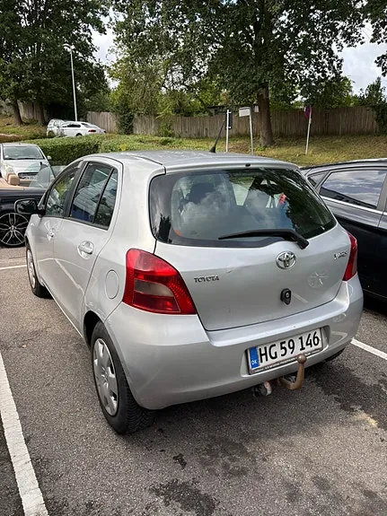 Toyota Yaris 2007 photo 2