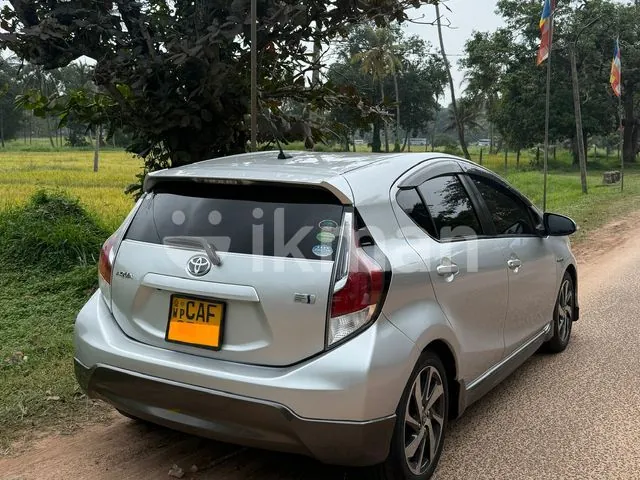 Toyota Aqua 2015 photo 3