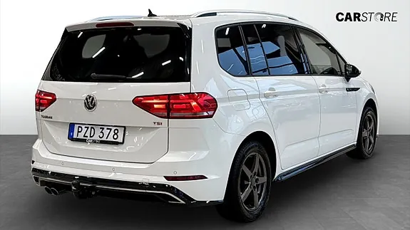 Volkswagen Touran 2017 photo 2