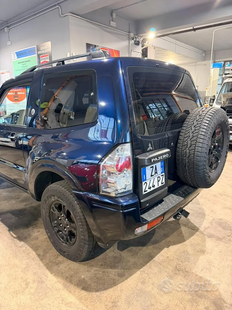 Mitsubishi Pajero 2003 photo 2