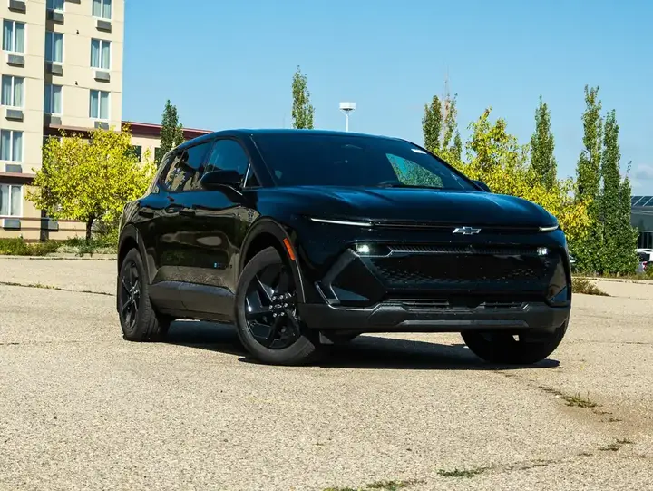 Chevrolet Equinox 2026 photo 2
